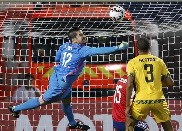 2015-06-16t222106z_1826303477_tb3eb6g1q2vrk_rtrmadp_3_-soccer-copa-m9_reuters