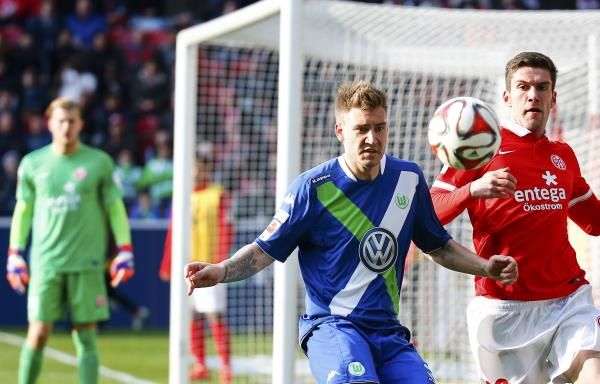 2015-03-22t160152z_2060059300_lr2eb3m18iuje_rtrmadp_3_soccer-germany_reuters