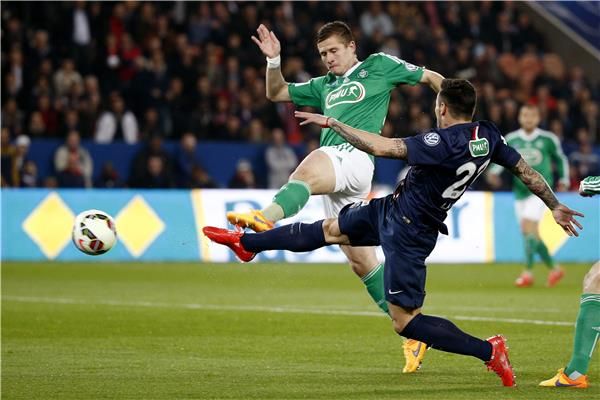  فرانك تابانو (يسار)