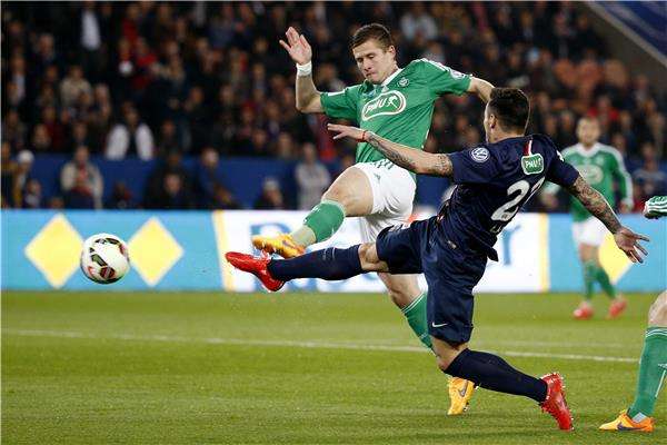  فرانك تابانو (يسار)