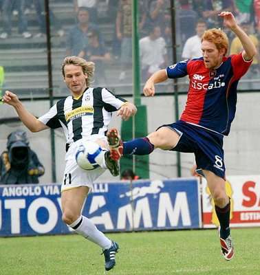 من لقاء يوفنتوس و كالياري