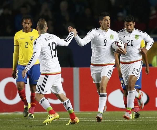 2015-06-19t223536z_1946569688_tb3eb6j1qr2gc_rtrmadp_3_soccer-copa-m13_reuters