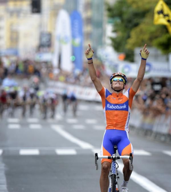 2012-08-14t160454z_97544210_gm2e88f006001_rtrmadp_3_cycling_reuters