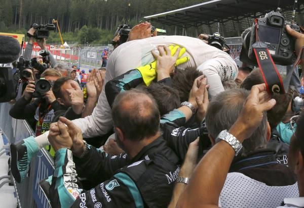 2015-06-21t141006z_1489986276_lr2eb6l13ci3y_rtrmadp_3_motor-racing-prix_reuters