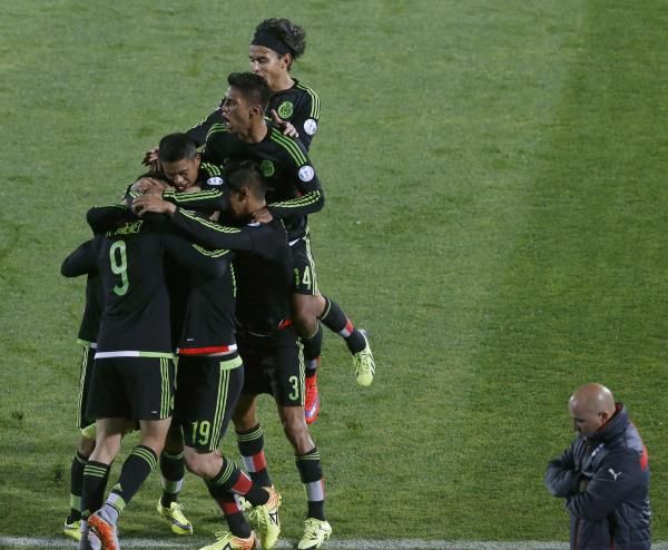2015-06-16t003208z_332655009_tb3eb6g01hals_rtrmadp_3_soccer-copa-m8_reuters
