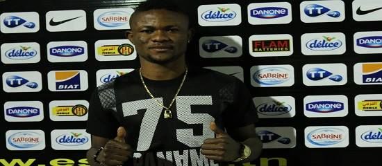  كينجسلاي سوكاري بعد امضاء العقد 