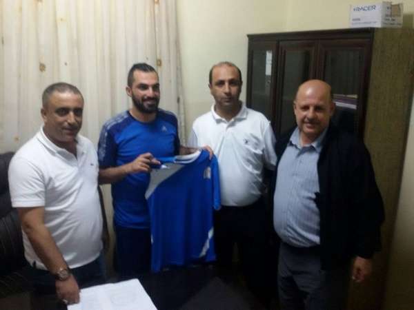 جانب من توقيع محمد خير