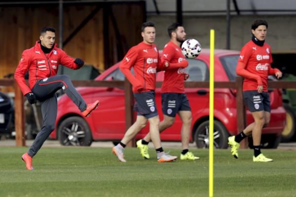 2015-06-22t151422z_836948525_gf10000135923_rtrmadp_3_soccer-copa_reuters