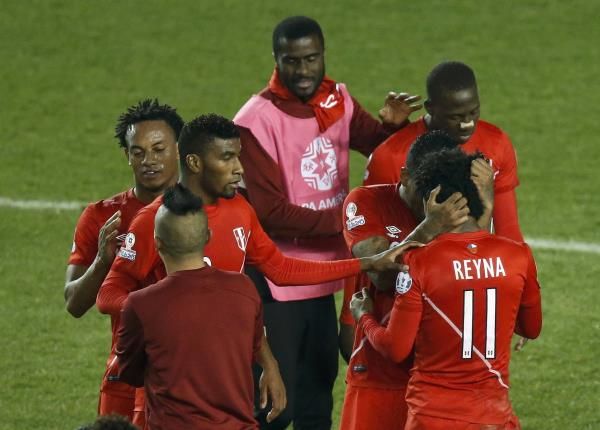 2015-06-26t013048z_1642900344_tb3eb6q04714l_rtrmadp_3_soccer-copa-m20_reuters