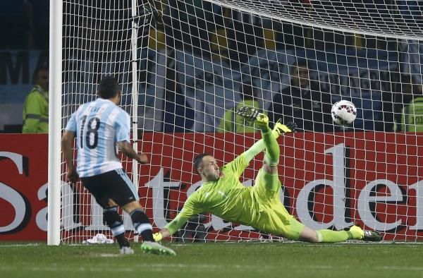 2015-06-27t014945z_1486576117_tb3eb6r052nio_rtrmadp_3_soccer-copa-21_reuters