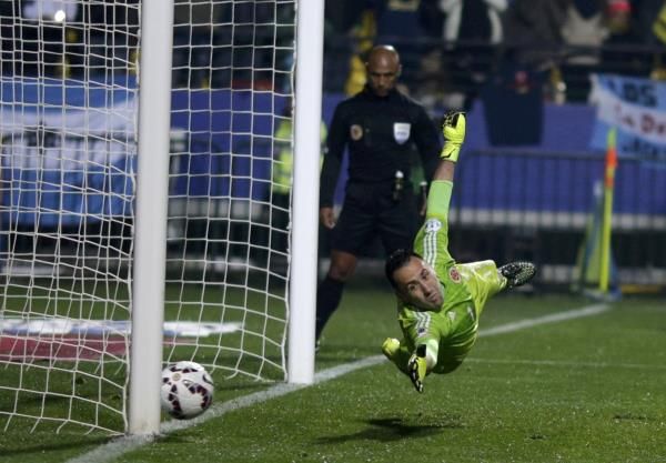 2015-06-27t020716z_1128210633_tb3eb6r05vujy_rtrmadp_3_soccer-copa-m21_reuters