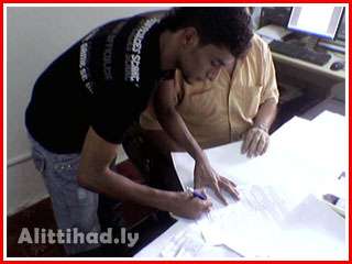 لحظة توقيع العقد