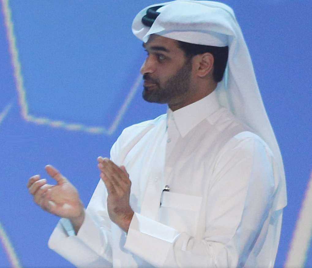 حسن الذوادي يصفق للفائزين