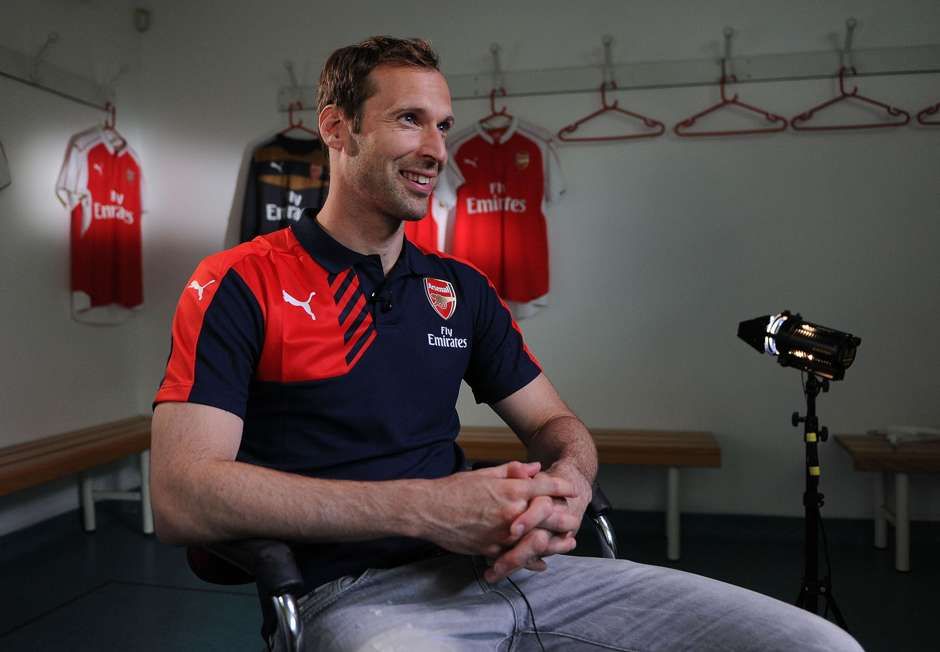petr-cech-arsenal-unveiling_19uhf8uxifz781dp263ebh3vbr