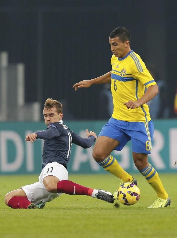 2014-11-18t204044z_566344366_lr1eabi1lfmpa_rtrmadp_3_soccer-friendly_reuters