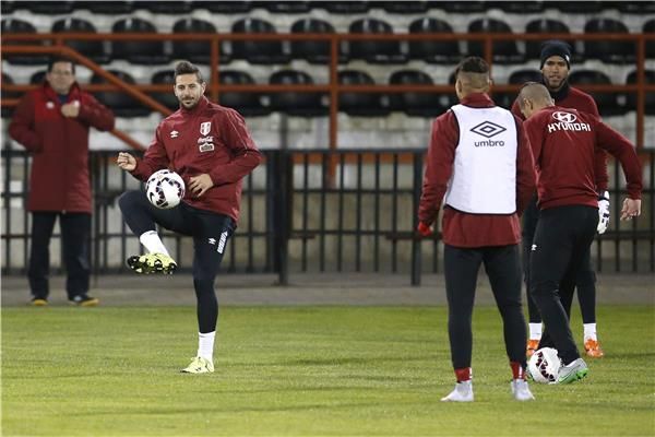 جانب من تدريبات منتخب البيرو