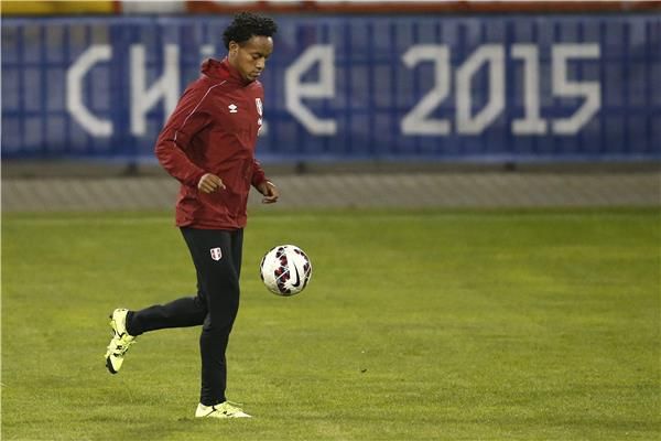 جانب من تدريبات منتخب البيرو