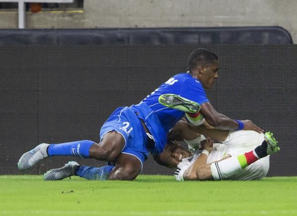 2015-07-02t044333z_1171056196_nocid_rtrmadp_3_soccer-mexican-national-team-vs-honduras_reuters