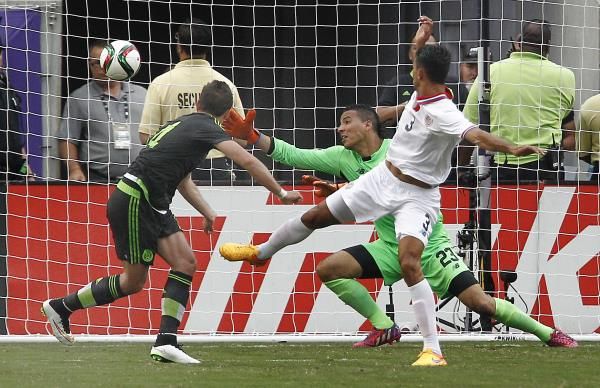 2015-06-28t015235z_992182402_nocid_rtrmadp_3_soccer-costa-rica-vs-mexican-national-team_reuters