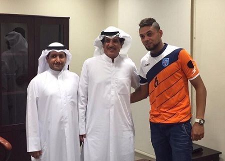 ‏مرجان مع رئيس نادي كاظمة أسعد البنوان