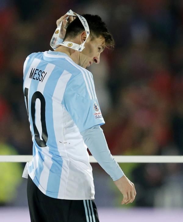 2015-07-04t231555z_1638107848_tb3eb741sm9fe_rtrmadp_3_soccer-copa-m26_reuters