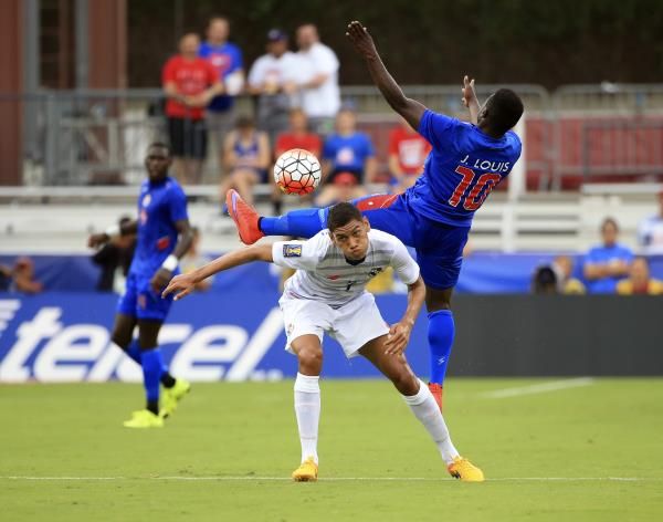 2015-07-08t002648z_1592795084_nocid_rtrmadp_3_soccer-gold-cup-panama-vs-haiti_reuters