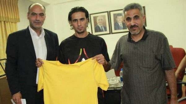 غازي بعد توقيع عقده