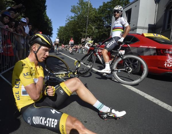 2015-07-09t173116z_182456517_pm1eb791i4401_rtrmadp_3_cycling-tour_reuters