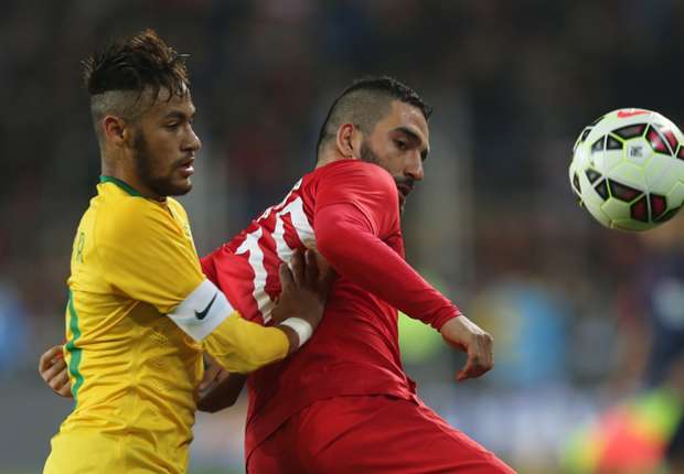 neymar-arda-turan-turkey-0-4-brazil-international-friendly-12112014_172lzo3gqz1va1c62wdnj5d4nl