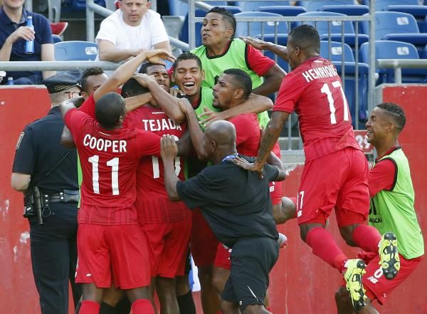 2015-07-10t234643z_1622874675_nocid_rtrmadp_3_soccer-gold-cup-honduras-at-panama_reuters