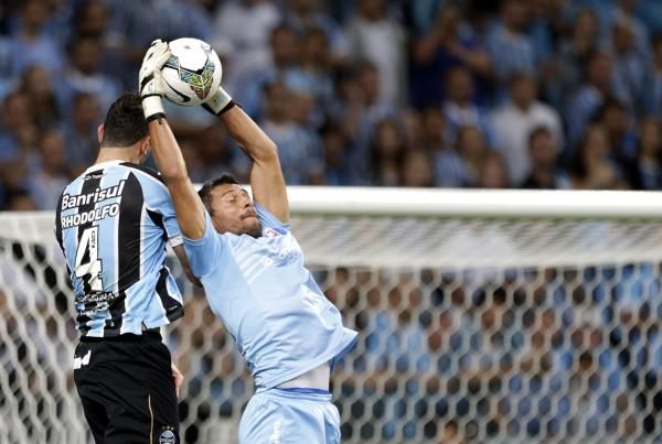 2014-04-11t021355z_1534663924_gm1ea4b0s7a01_rtrmadp_3_soccer-libertadores_reuters