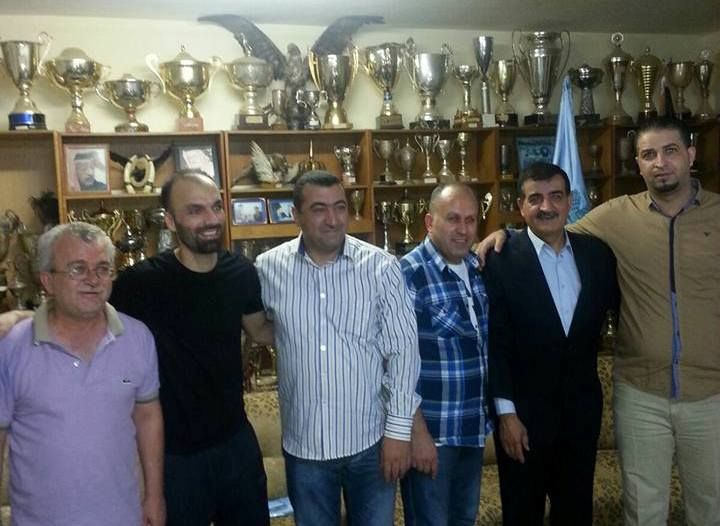 مبيضين بعد توقيع العقد