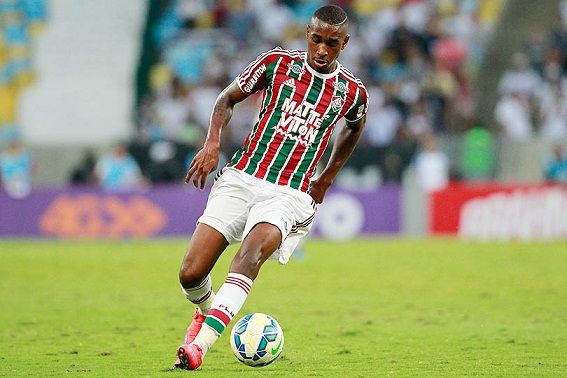  جيرسون لاعب فلومينينسي البرازيلي لكرة القدم