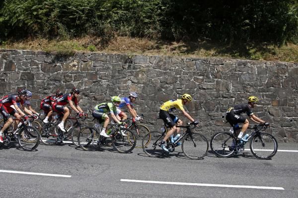 2015-07-15t114437z_249581583_pm1eb7f11zu01_rtrmadp_3_cycling-tour_reuters