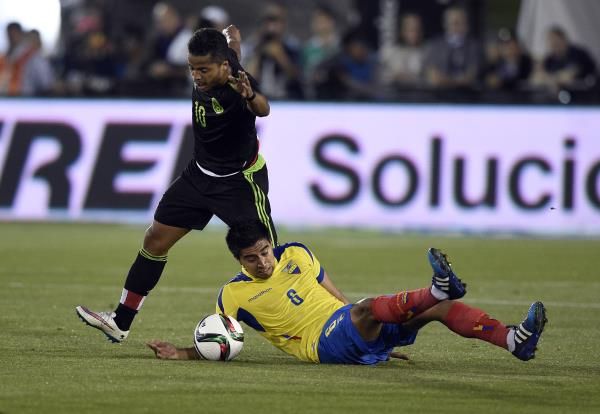 2015-03-29t025557z_2086277626_nocid_rtrmadp_3_soccer-mexico-vs-ecuador_reuters