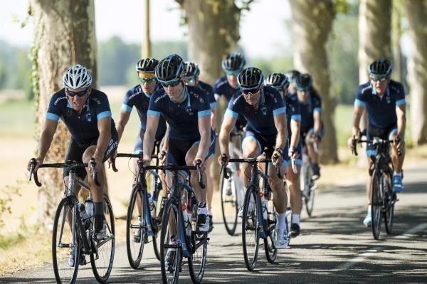 2015-07-16t141835z_728347703_pm1eb7g15y001_rtrmadp_3_cycling-armstrong_reuters
