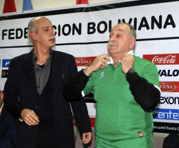 2012-07-17t144057z_1018718285_gm1e87h1qny01_rtrmadp_3_soccer-bolivia_reuters