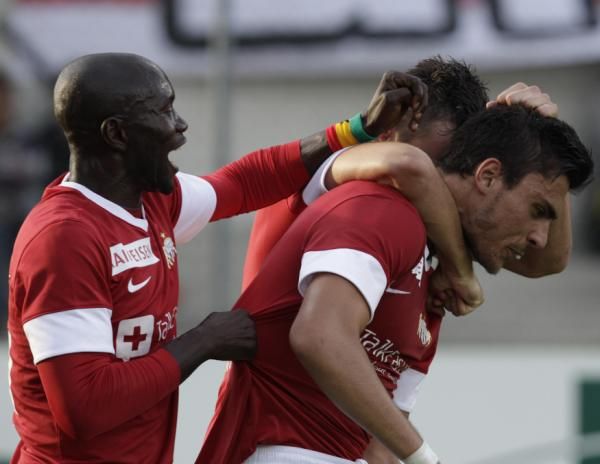 2012-09-30t160306z_1221287986_bm2e89u1dys01_rtrmadp_3_soccer-switzerland_reuters