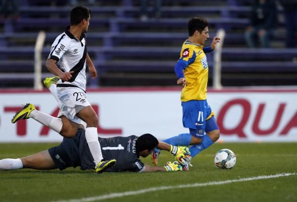 2014-08-28t215450z_373482065_gm1ea8t0gc501_rtrmadp_3_soccer-sudamericana_reuters