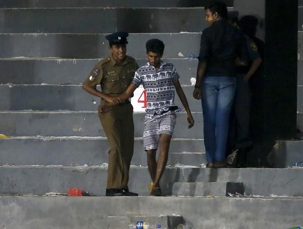 2015-07-19t183845z_1568406016_gf10000164277_rtrmadp_3_cricket-lanka_reuters