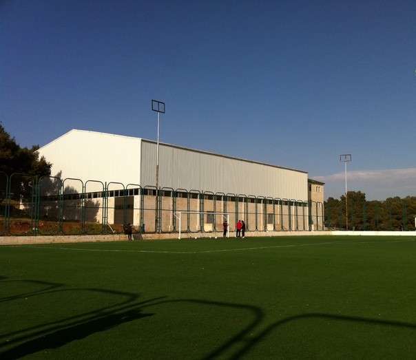 ملعب الوحدات في غمدان