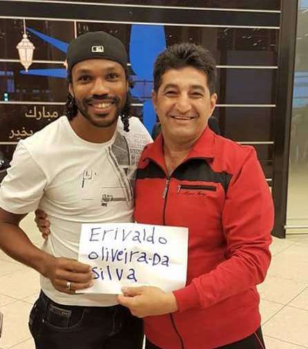 اوليفيرا لحظة وصوله عمان