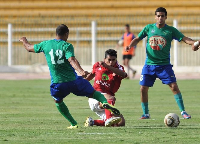 جانب من لقاء سابق بين مصر المقاصة والأهلي (ارشيفية)