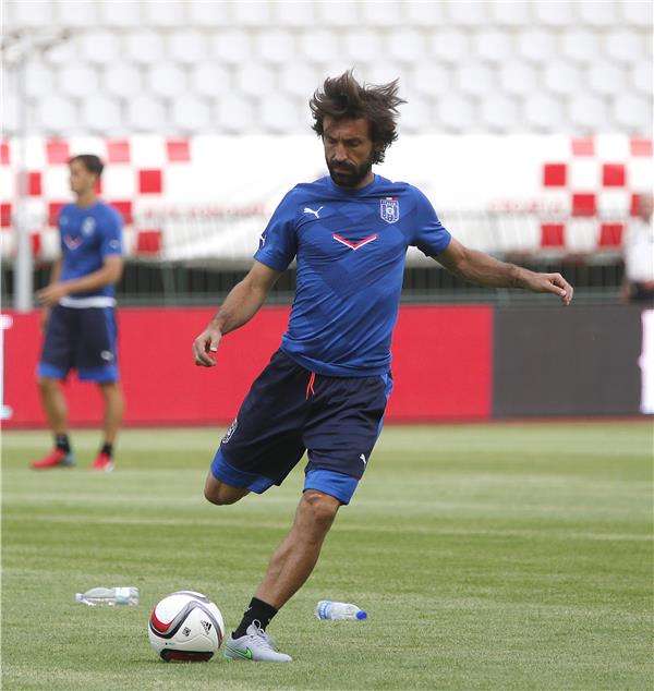  أندريا بيرلو