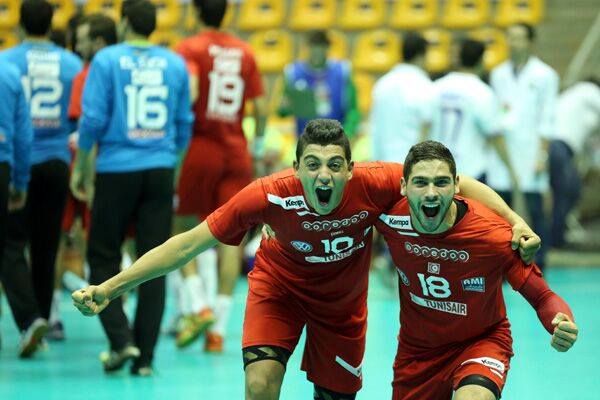 11223915_867780489936896_2005767473148087665_