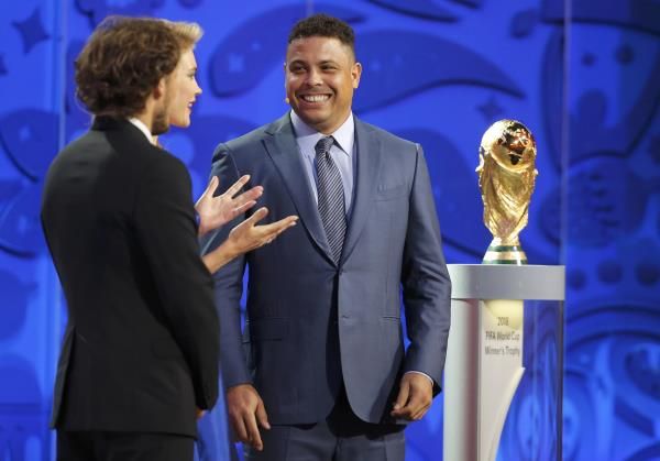 2015-07-25t163027z_657627653_lr2eb7p19ugsw_rtrmadp_3_soccer-world-draw_reuters