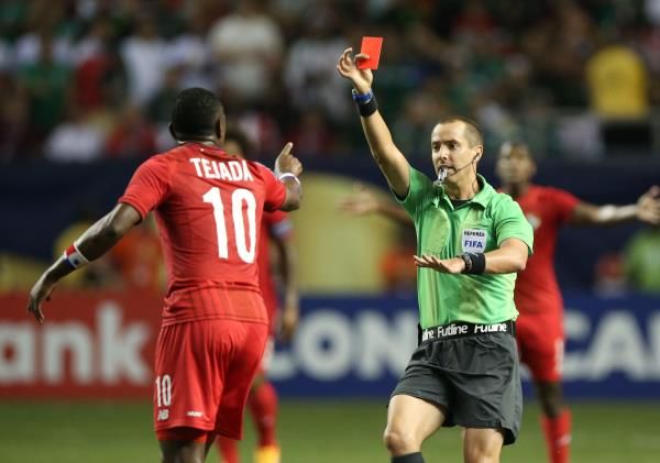 2015-07-23t020115z_967135564_nocid_rtrmadp_3_soccer-gold-cup-panama-vs-mexico_reuters