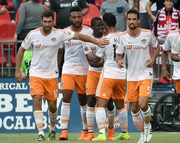 2015-05-11t012603z_479734008_nocid_rtrmadp_3_mls-houston-dynamo-at-toronto-fc_reuters