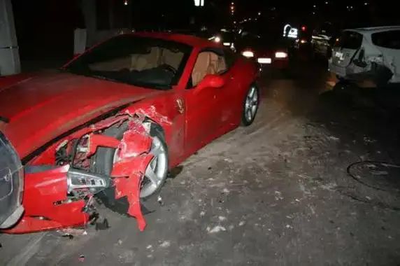 ?i=ali.18%2f2015%2f6%2f17%2farturo