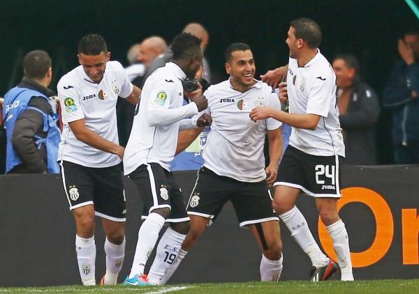 2015-02-21t190000z_1772307706_gm1eb2m084j01_rtrmadp_3_soccer-africa-algeria_reuters